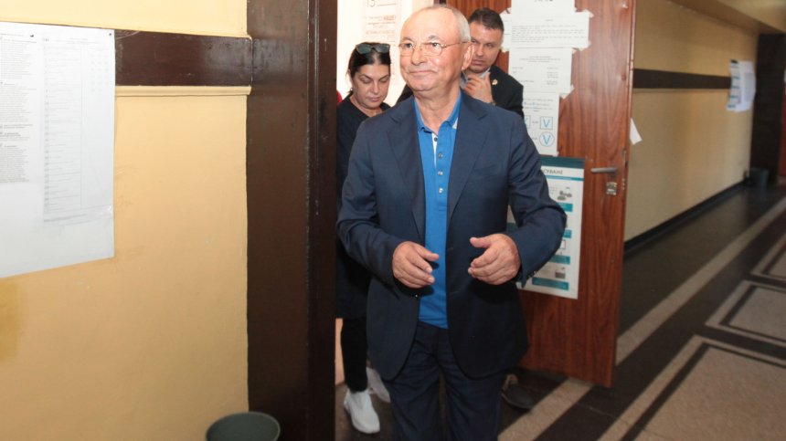 Депутатите, подкрепящи Доган, обявиха бойкот на заседанието на ДПС