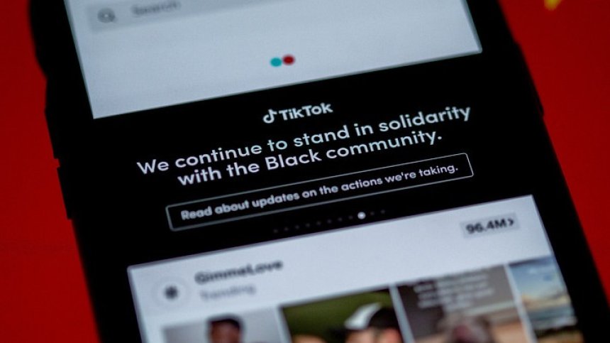 Един час дневно в TikTok ще ползват потребителите под 18 години
