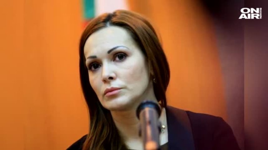 Какви са нарушенията на Габриела Козарева в Агенцията по вписванията?