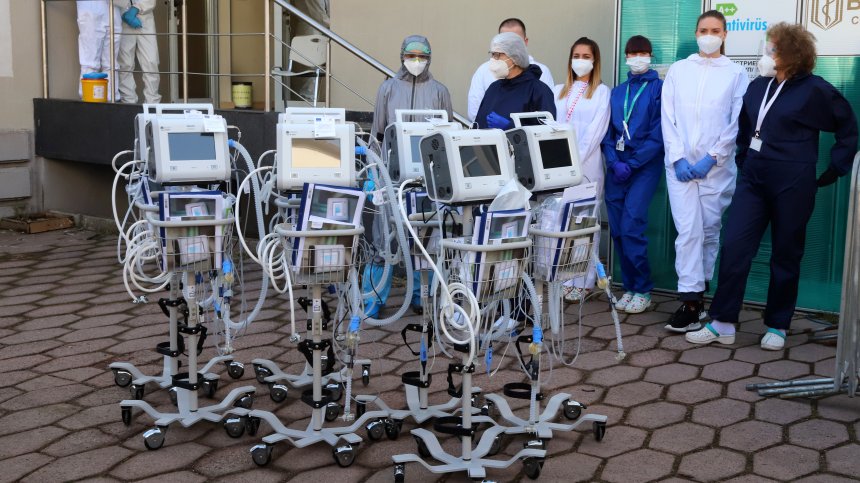 Плащали сме китайски респиратори на тройни цени, маските не били медицински