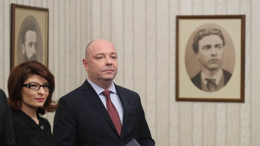 Времето на първия мандат изтича. Габровски: България е на ръба на пропаст, сам избрах министрите