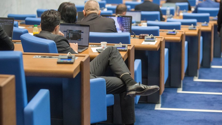 Разделена опозиция преди гласуването на вота на недоверие