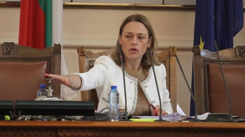 Ива Митева обяви най-вероятната дата за президентските избори