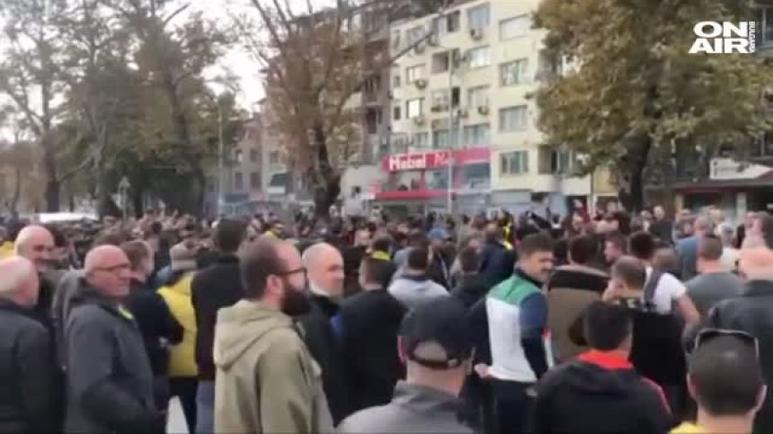 Ботевисти блокираха централен булевард в Пловдив