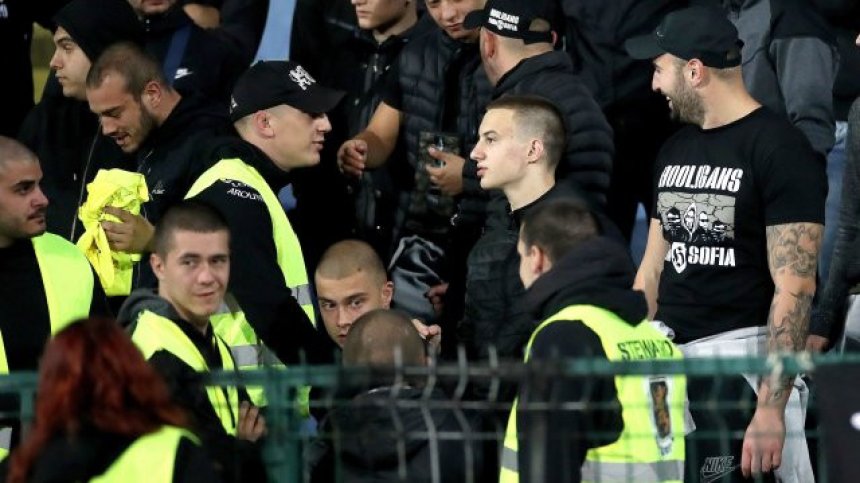 УЕФА се произнесе: Два мача при закрити врати и 85 хил. евро глоба за България!