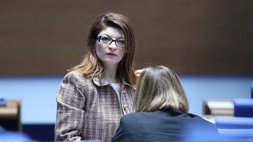 Нов трус в управлението - Атанасова: Имахме уговорка да се не пипа шефът на "Пирогов"