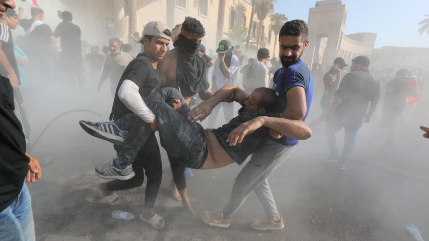 Брутални сблъсъци в Багдад след оттеглянето на Муктада Садр от политиката