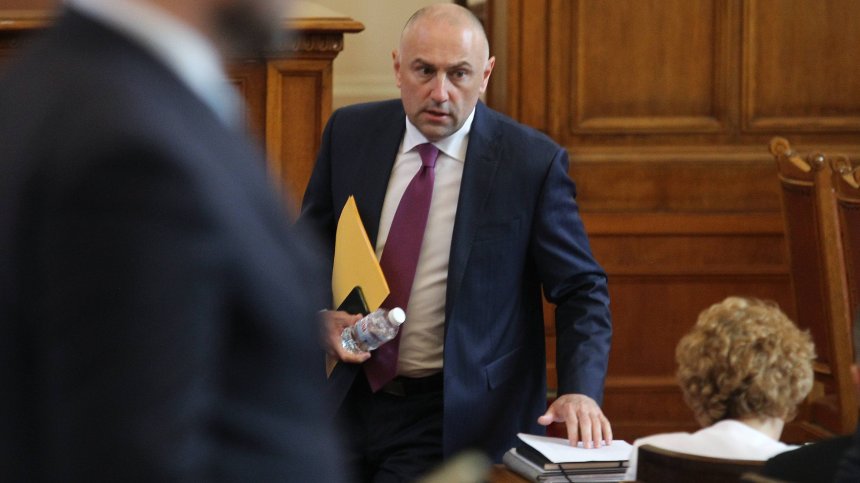Забързаха актуализацията на бюджета, но увеличението на пенсиите с 10% ще бъде забавено