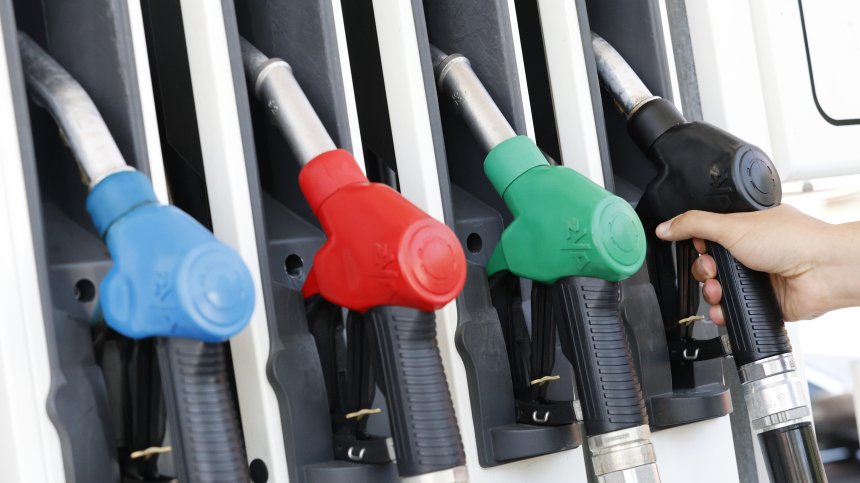 Докъде може да стигне вдигането на цените на горивата у нас (ВИДЕО)