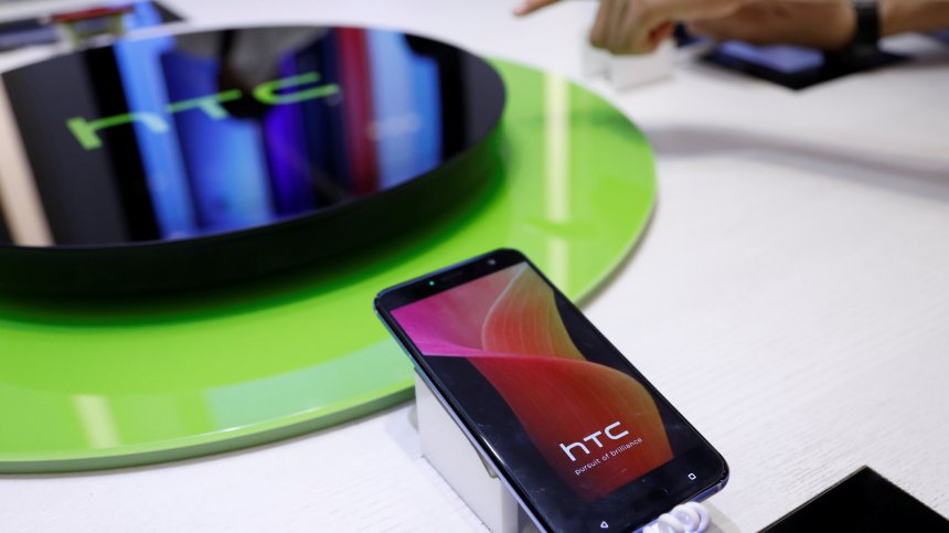 HTC: Спряхме да създаваме иновации в смартфоните