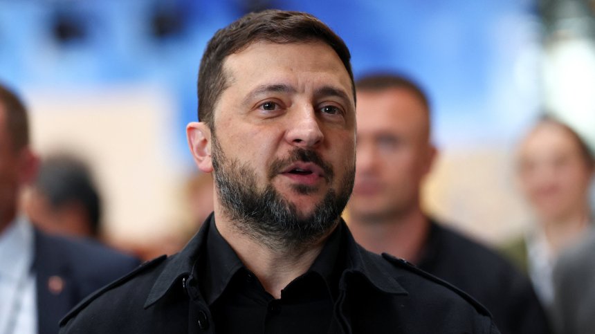 Зеленски: Украйна отвръща на Русия с далекобойни удари