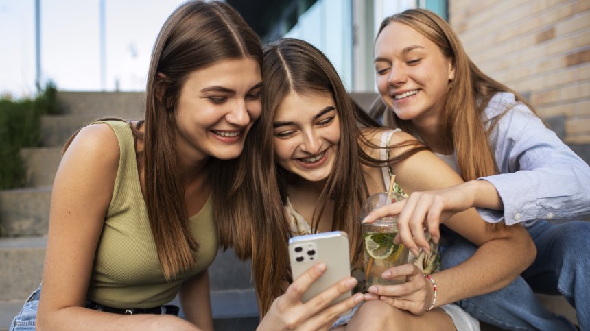 ЕС подготвя тотална забрана за социални мрежи за деца