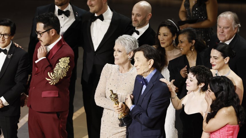 "Всичко навсякъде наведнъж" е големият победител на наградите "Оскар"