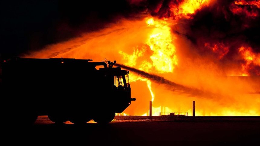 Експлозия избухна в химически завод във Венеция, има ранени (+ВИДЕО)