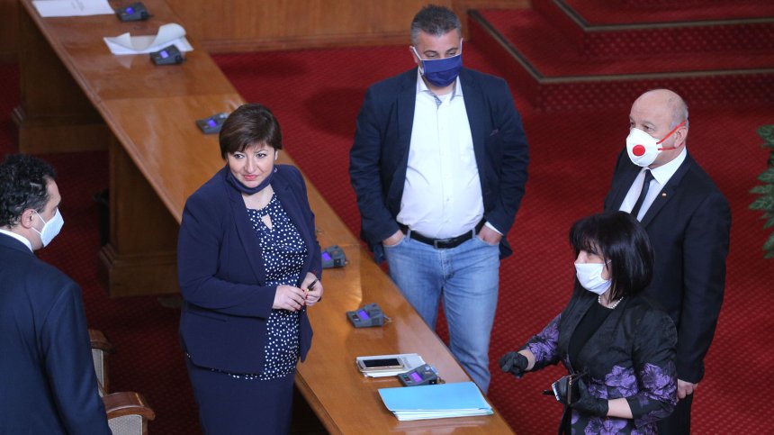 НС одобри бюджета и определи глоба до 1000 лв. за разходка в парка