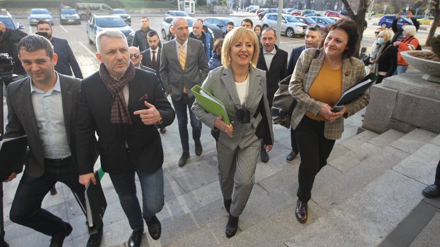 Манолова и Отровното трио в ЦИК: Не могат да ни спрат да се изправим срещу Борисов