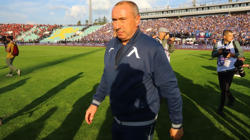 Стоилов предупреди футболистите на "Левски" преди мача с "Лудогорец"