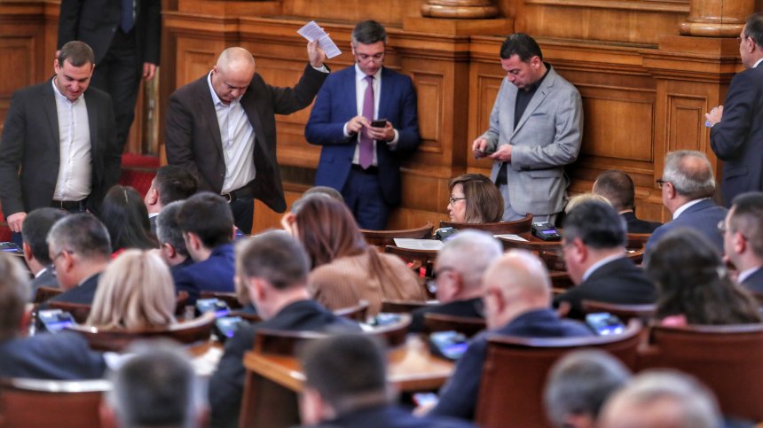 "Алфа Рисърч": 55,7% от хората не вярват на Борисов, "Промяната" страда от отказа на младите да гласуват