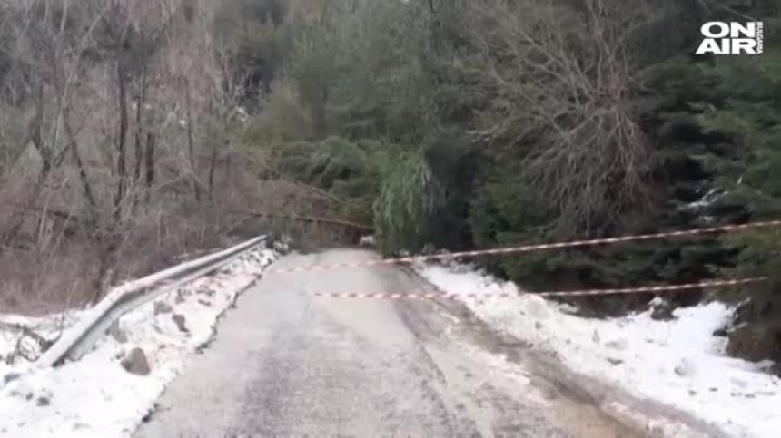 Пропадна пътят Банско - Гоце Делчев край село Места