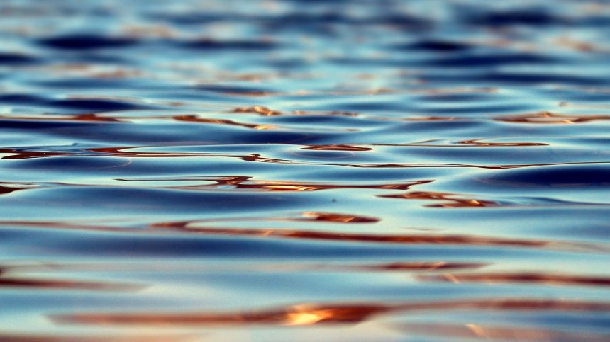 Нов рекорд на Гинес: 100-годишен мъж остана под вода 27 минути