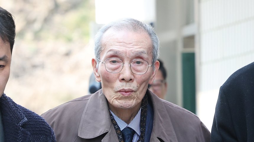 79-годишен актьор влиза в затвора: Целунал жена по бузата без нейното съгласие