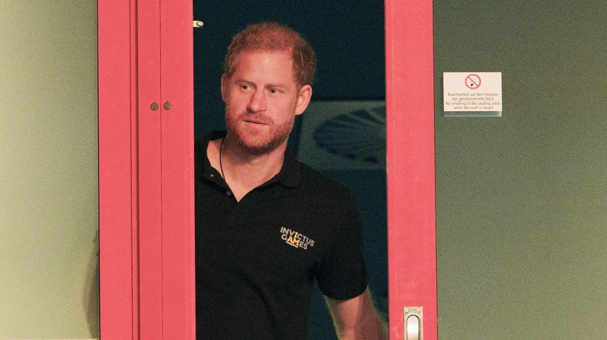 Осъдиха принц Хари да плати близо 50 000 британски лири на издателя на в. "Дейли мейл"