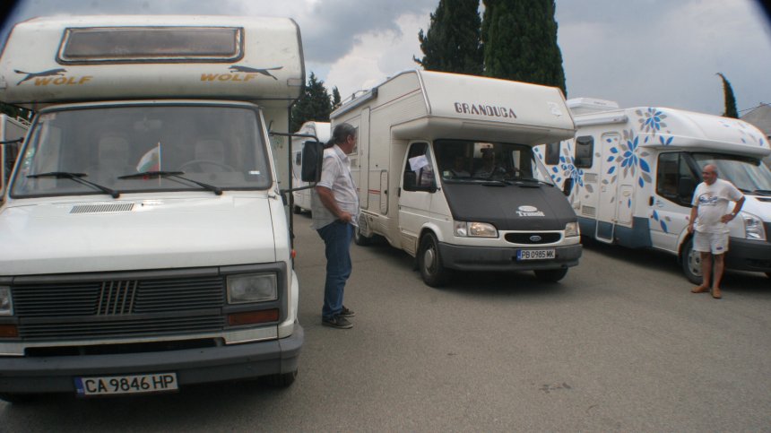 Вносителите на кемпери искат облекчаване на таксите за използване в страната