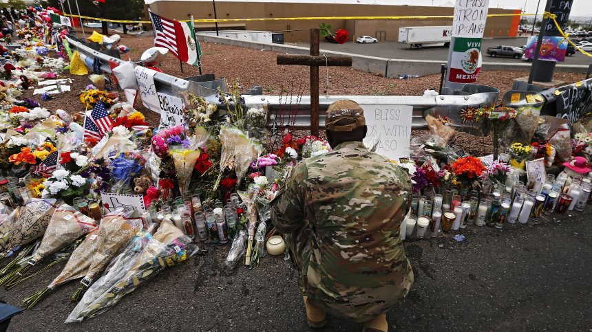 90 доживотни присъди получи мъж, убил 23 латиноамериканци в САЩ