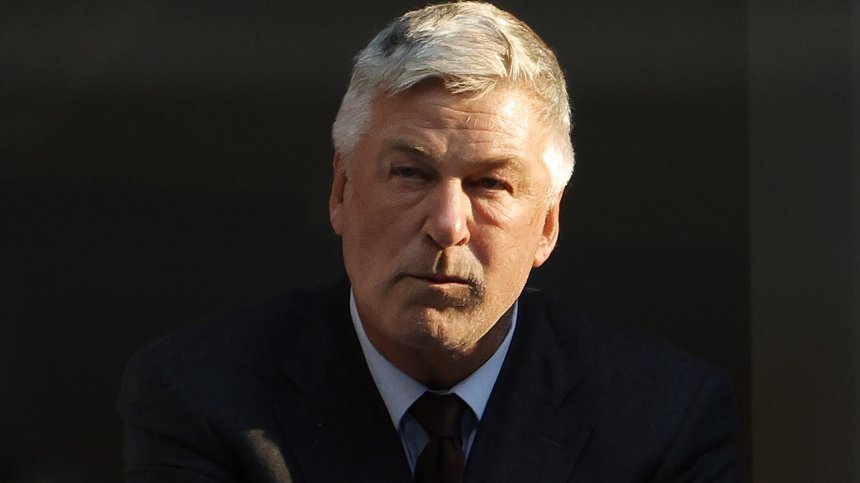 Смекчиха обвиненията срещу Болдуин за убийството на оператор по време на снимки