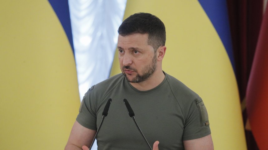 Зеленски: Русия планира "опасни провокации" в ядрената централа в Запорожие