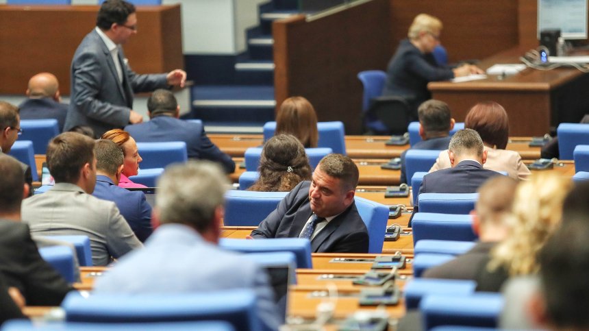 НС извънредно на работа заради Конституцията и машинното гласуване