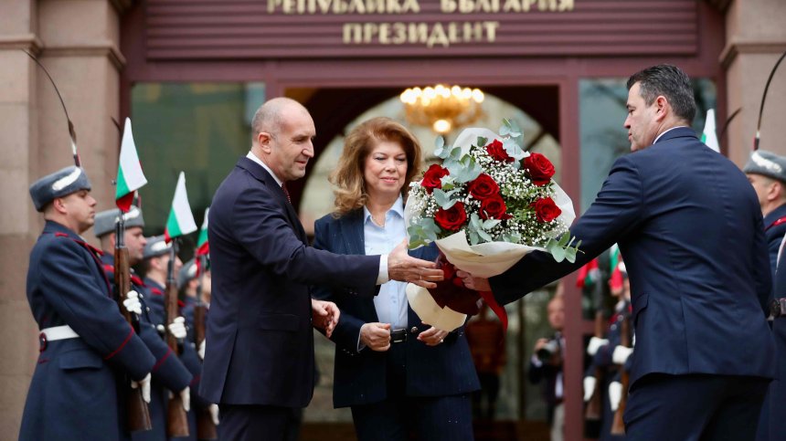 Експертите не очакват изненади в екипа на Радев, няма време за нова партия