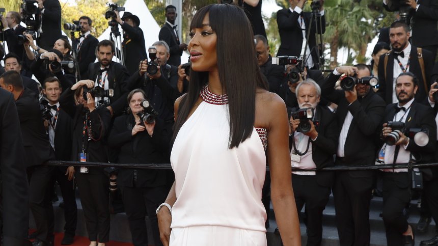 "Никога не е късно да станеш майка": Модната икона Наоми Кембъл се похвали с втора рожба