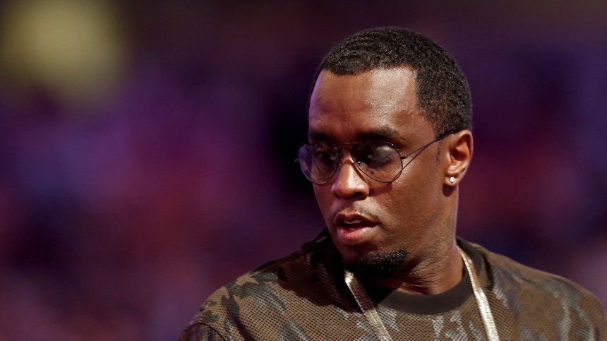 Пъф Деди опитвал да подкупи свидетели