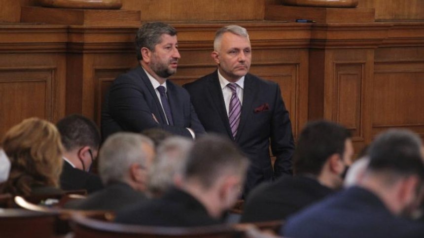 11 юли е добра дата за предсрочни избори, смятат партиите на протеста