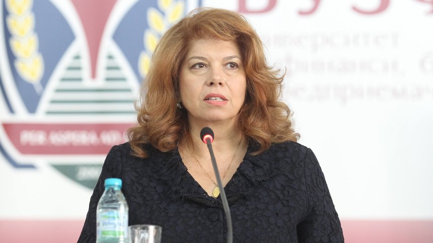 Вицепрезидентът Йотова: Чака ни тежка зима, не чух от Петков цената на газа от танкерите