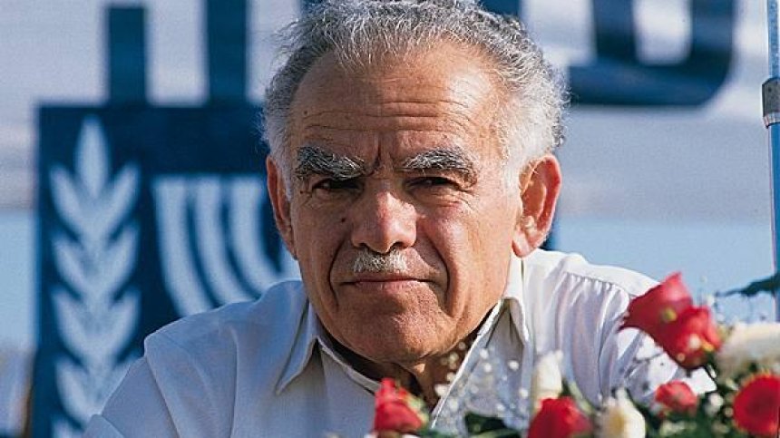 Почина Ицхак Шамир