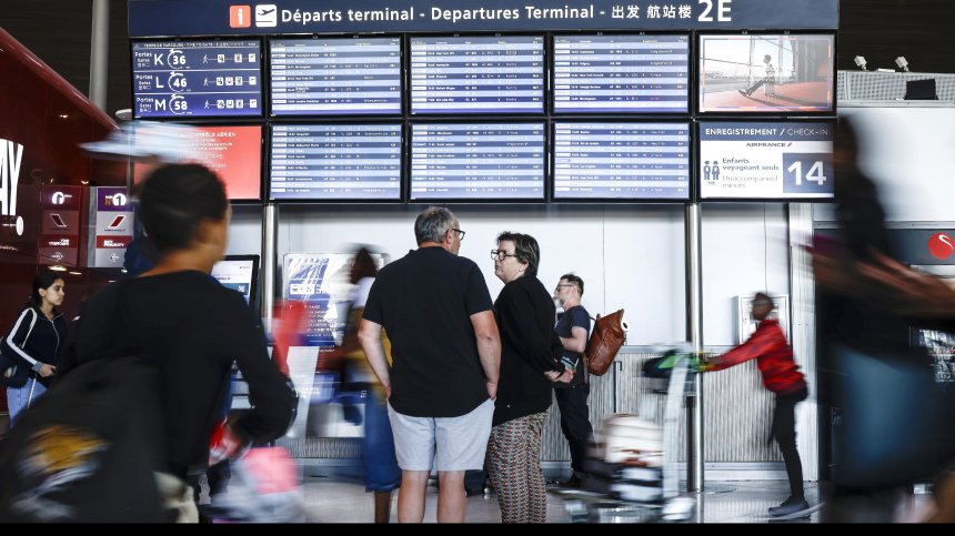 Летен хаос по летищата в Европа заради стачка и отменени полети на Rуаnаіr и ЕаѕуЈеt