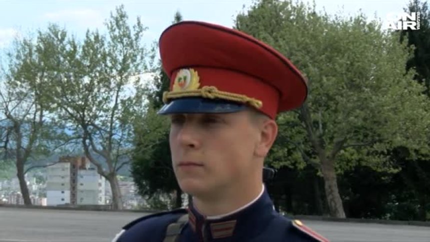 Да мечтаеш за военната униформа