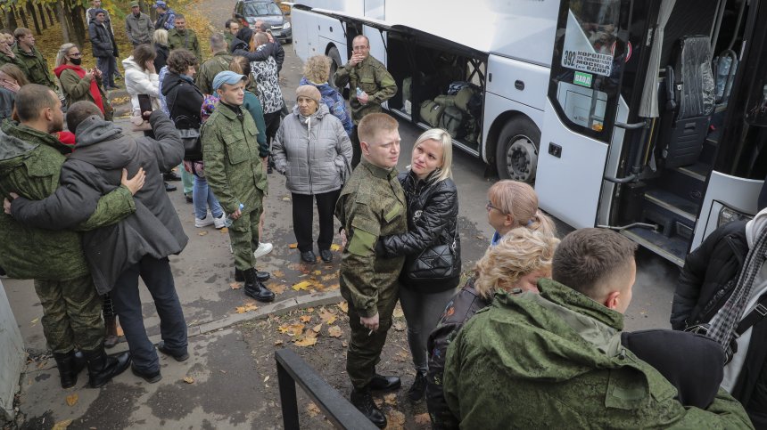 Отменят новогодишните тържества Санкт Петербург, спестяват пари за мобилизацията