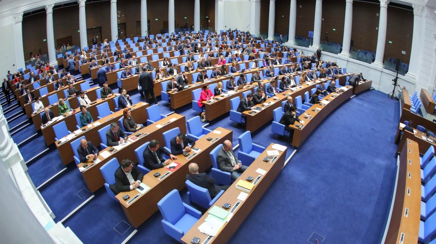 Депутатите отхвърлиха ветото на Радев върху Закона за отбраната