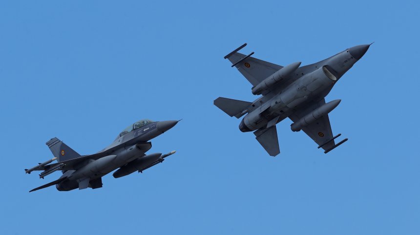 Румъния вдигна изтребители F-16 заради дронове край границата с Украйна