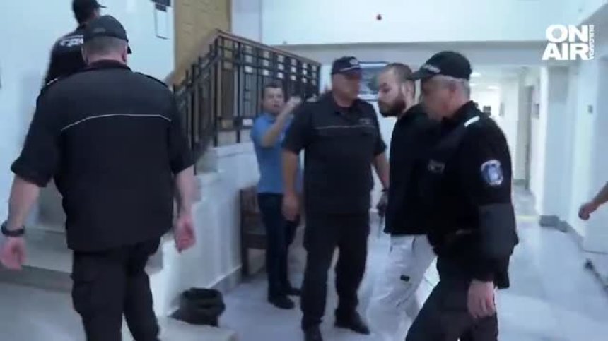 Домашен арест 18-годишния шофьор, убил жена и ранил друга в Шумен