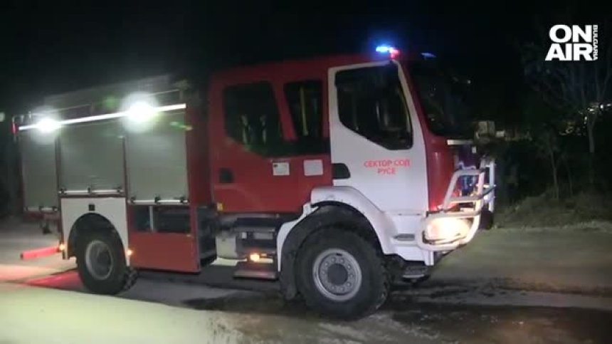 Горещото време възпламени сметището на Русе по пътя за Николово