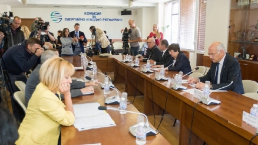 КЕВР: Природният газ, водата и парното поскъпват, токът - не