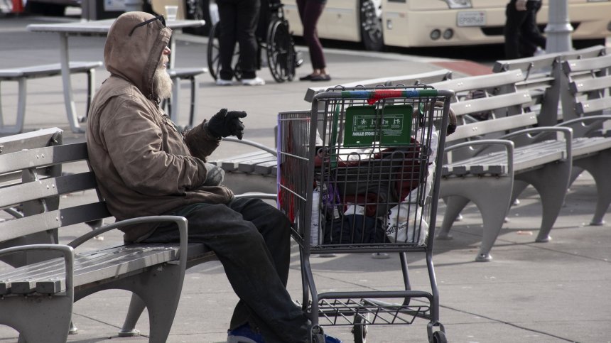 Лондонските улици залети от бездомни източноевропейци