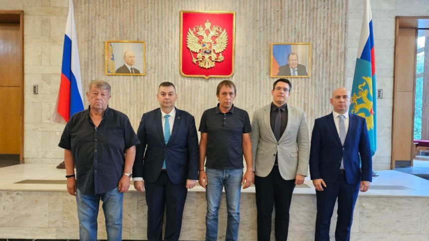 "Възраждане" търси съдействие от посолството на Русия по случай с арестуван в Гърция българин