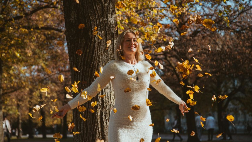 Тоалети за романтична среща през есента