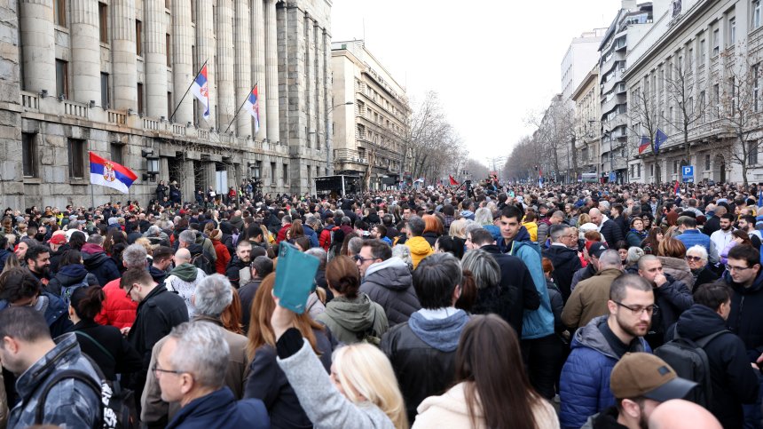 Не стихват протестите в Сърбия, сблъсъци на демонстрация в Тел Авив