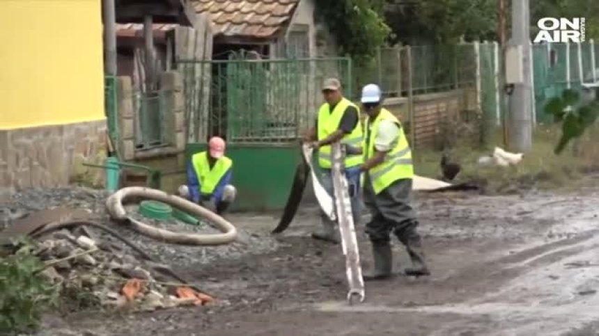 Река преля и наводни 14 къщи в бургаско село